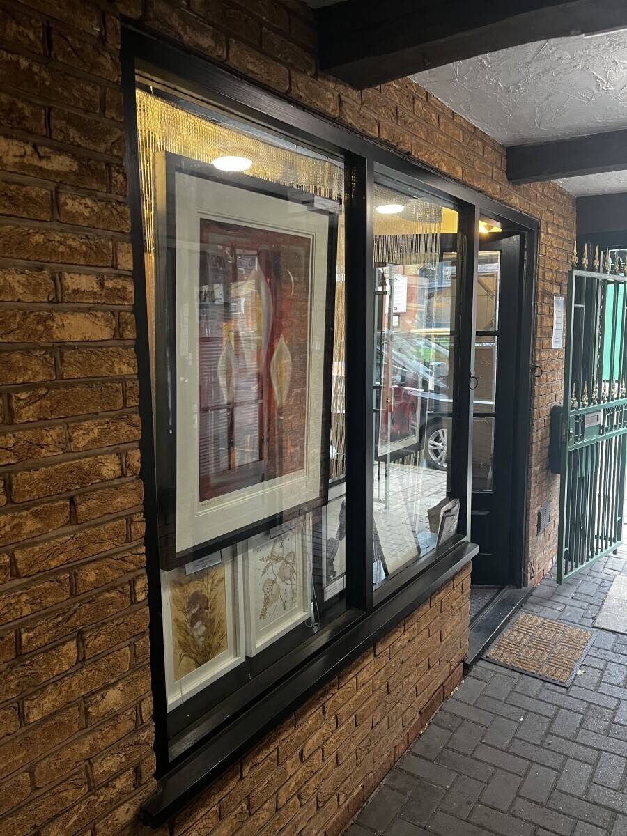 Art gallery & Antiques for sale in Tamworth Staffordshire
