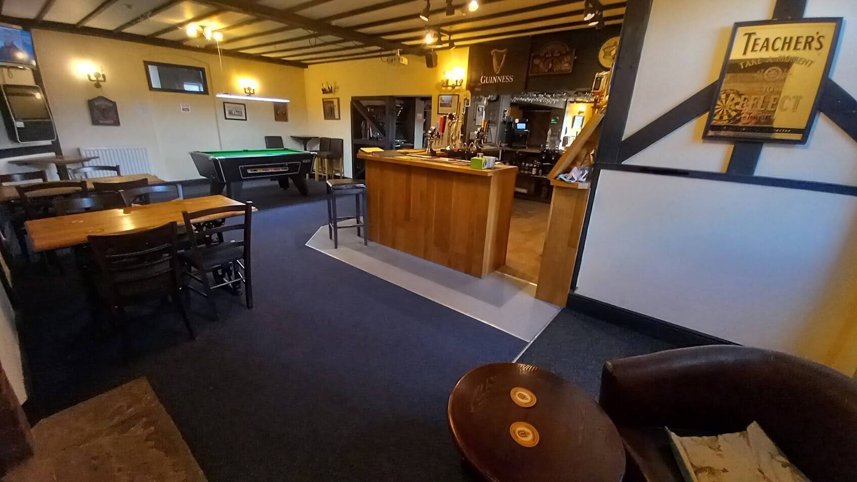 HEREFORDSHIRE - CHARACTER VILLAGE CENTRE PUBLIC HOUSE