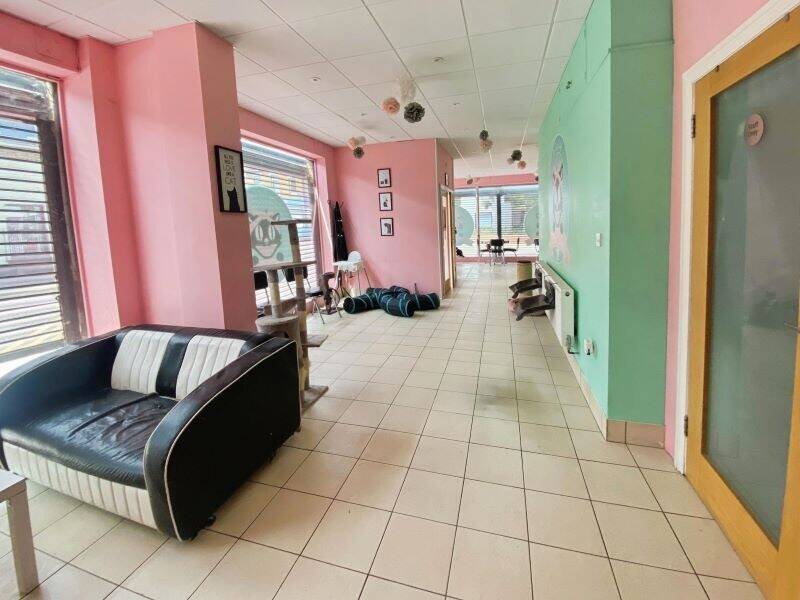 VACANT CAFE/RESTAURANT - QUEENS ROAD, SOUTHEND ON SEA. NO PREMIUM.