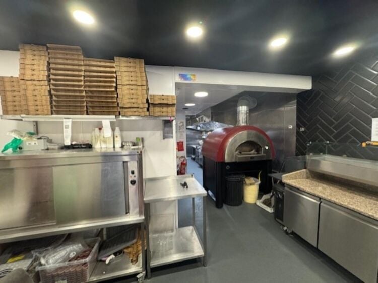 Leasehold Burger & Pizza Takeaway Located In Kingstanding, Birmingham Photo 2
