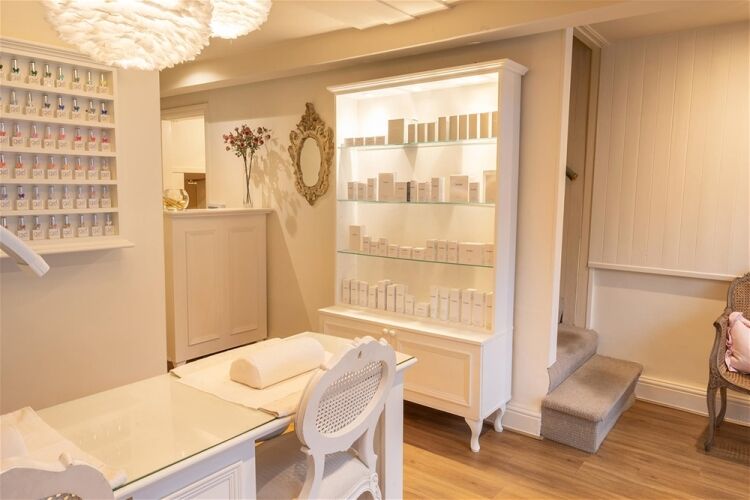 Beauty, Therapy & Tanning For Sale in Leeds Photo 2