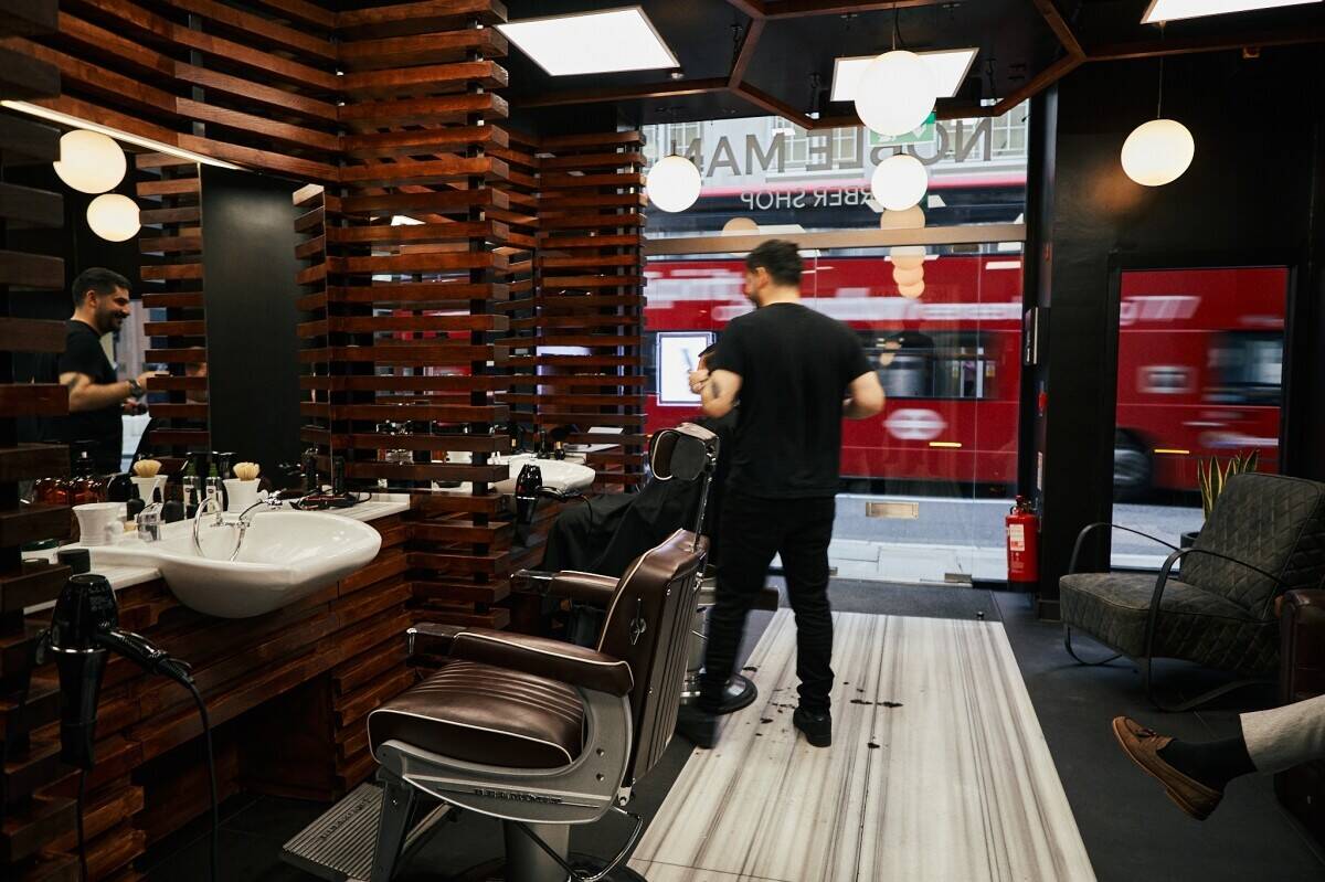 3 Seat operational Barbershop with large basement ready for development in City of London