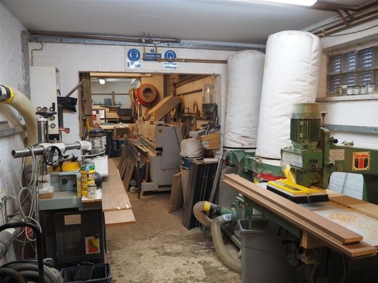 Building/Home Improvement For Sale in Leeds Photo 2