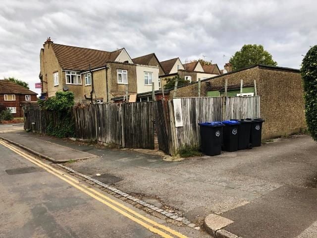 Investment Property Trading As An Off Licence for Sale Photo 2