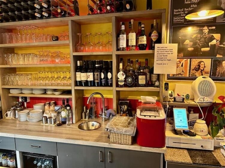 LEASEHOLD
LIC. ITALIAN CAFE/DELI RESTAURANT