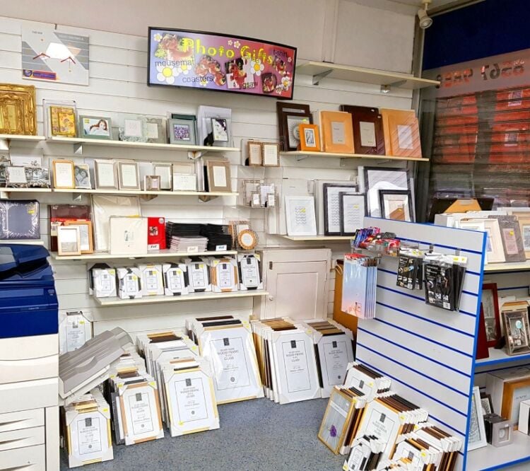 Successful High Street Print & Photo Centre With Large Amount Of Assets Included. Photo 2