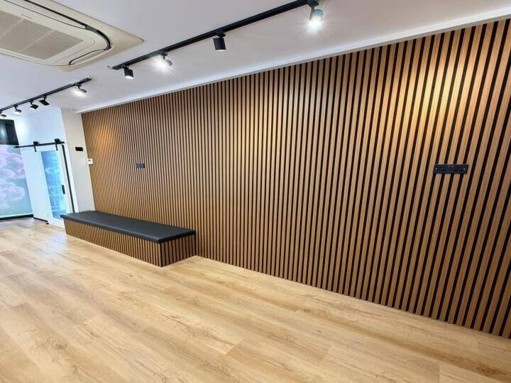 BARBER AND SALON IS TO LET IN PRIME LOCATION IN ACTON WITH HIGH POTENTIAL TO INCREASE SALES. Photo 2