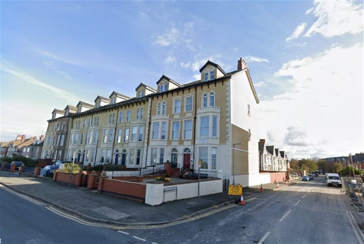 FREEHOLD LUXURY SELF CATERING HOLIDAY APARTMENTS ON RHYL SEAFRONT