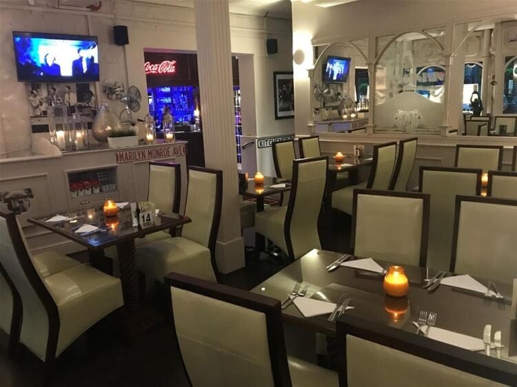 LEASEHOLD LIC. RESTAURANTSELF CONTAINED 6 BED ACCOMMODATION Photo 2