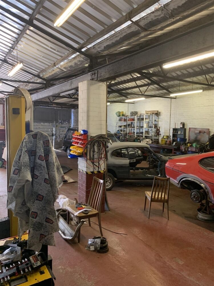 MOT & ROADSIDE ASSISTANCE CENTRE IN DUMFRIES & GALLOWAY Photo 2