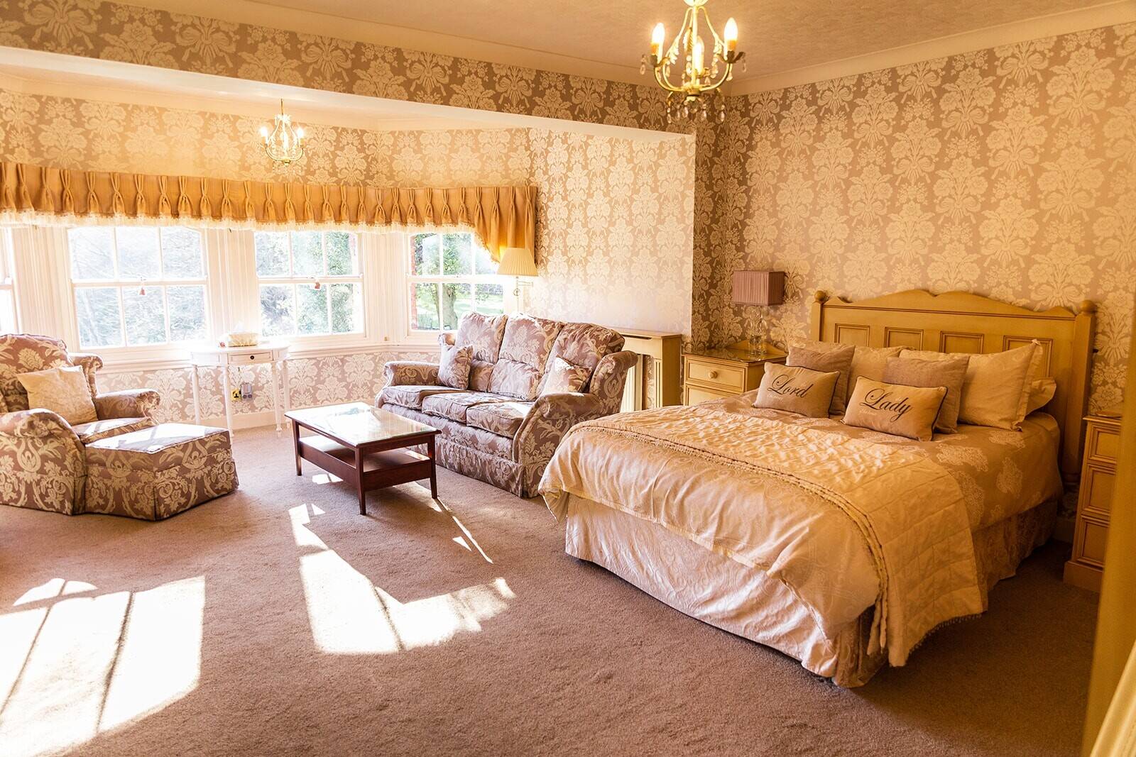 WORCESTERSHIRE - EDGE OF RIVERSIDE TOWN COUNTRY HOUSE HOTEL