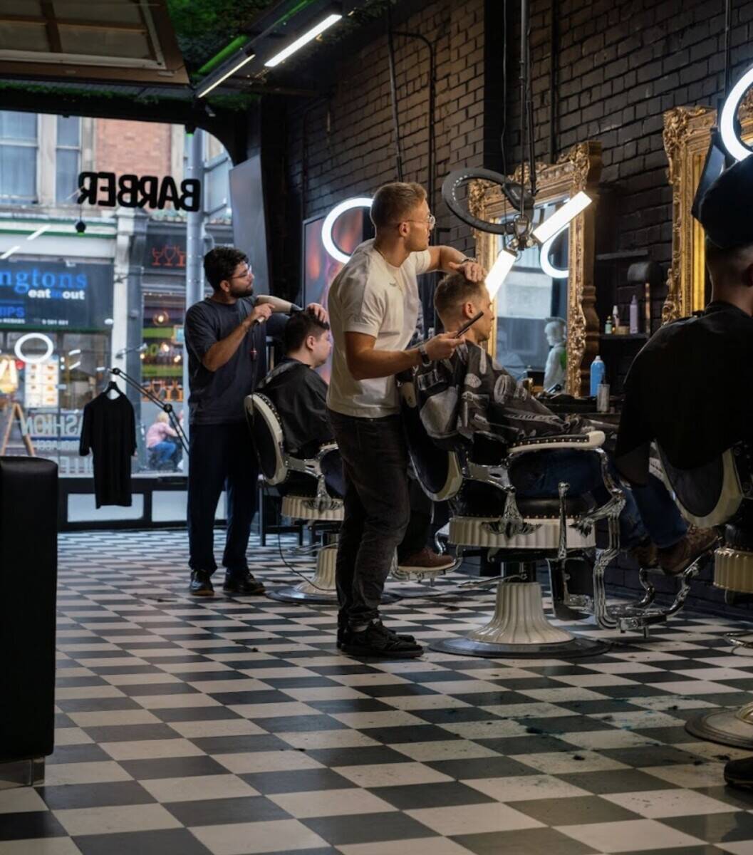 City centre Nottingham barber shop ready to go