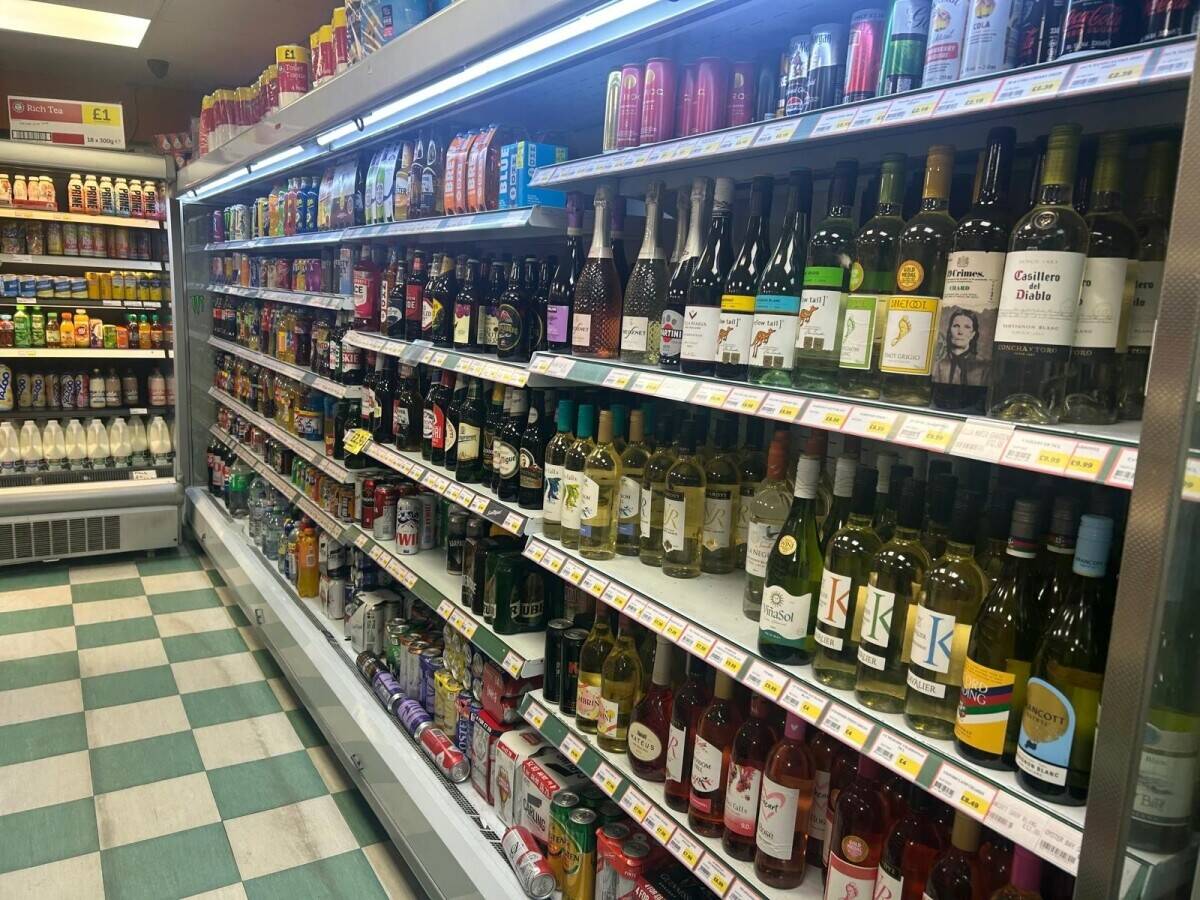 Profitable Convenience Store & Off Licence with  Low Rent & New Lease - Northampton Photo 2