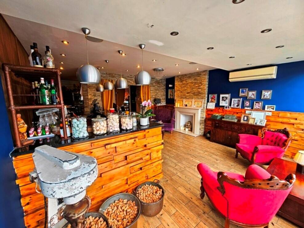 SUPERBLY FITTED 90-COVER RESTAURANT FOR SALE IN SOUTHEND-ON-SEA, ESSEX
