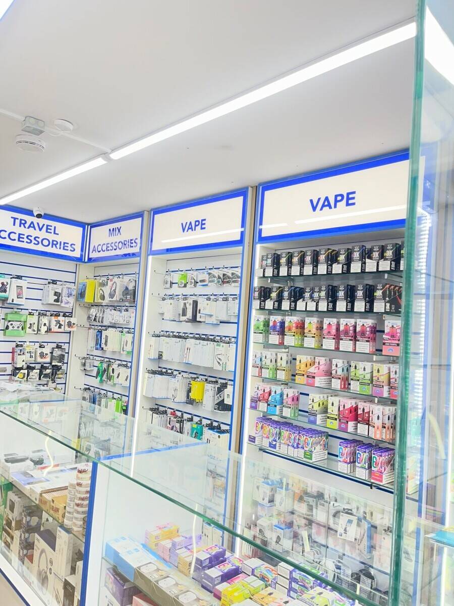 Mobile phone shop and accessories Photo 2