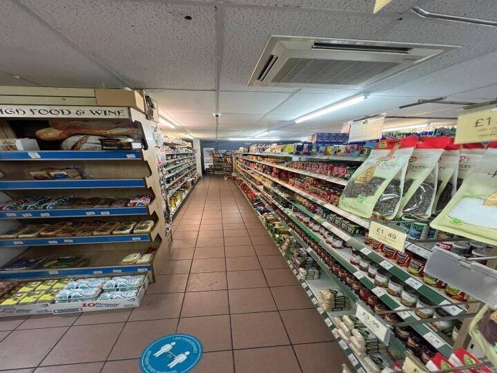 OFF LICENSE LEASE FOR SALE IN PRIME LOCATION IN RAYLEIGH WITH HIGH POTENTIAL TO INCREASE SALES