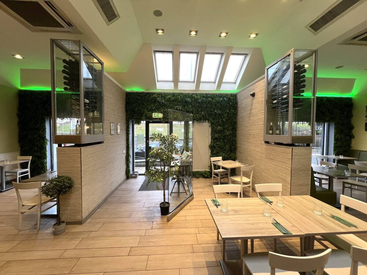 Beautifully Presented Freehold Restaurant Premises located in Dunfermline (ref 1795) Photo 2