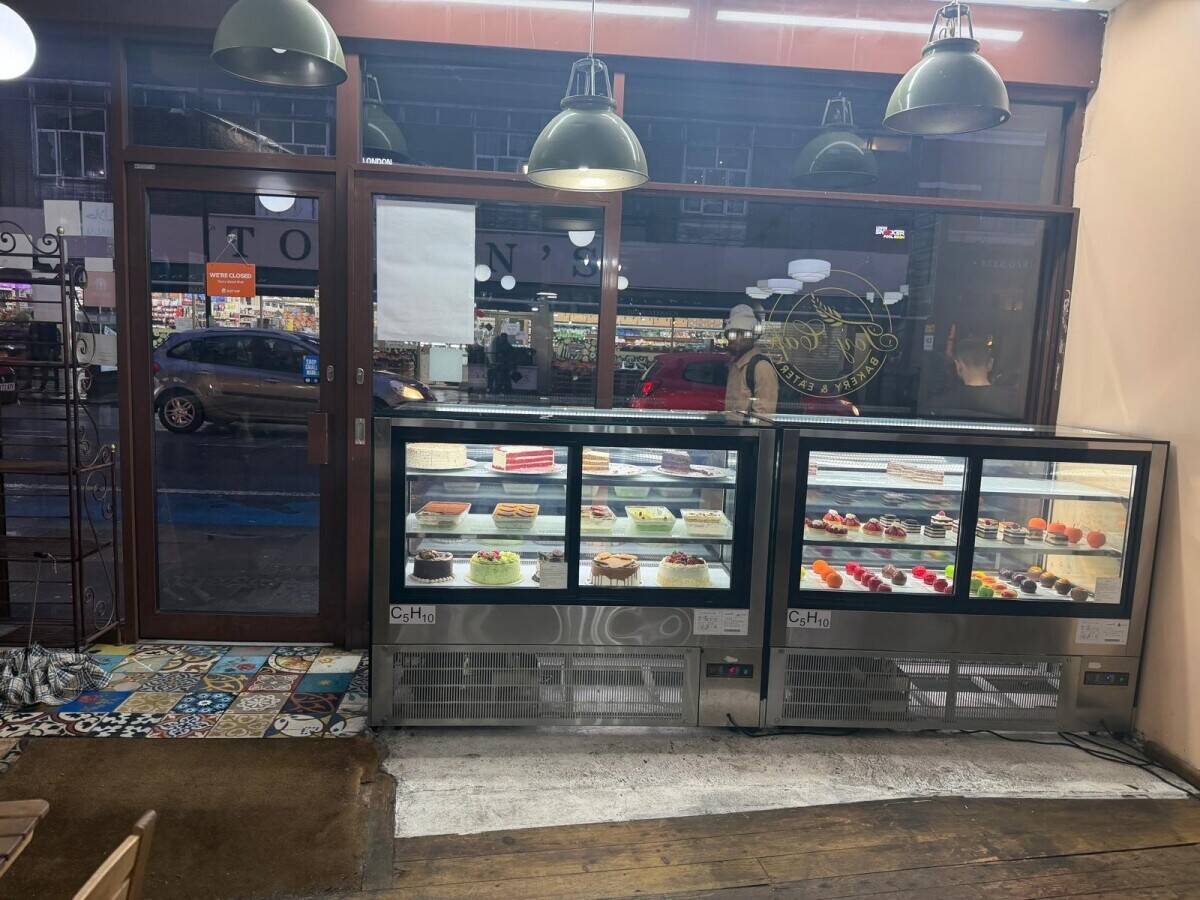 Highly Profitable, cafe and pastry for sale in the heart of Tooting SW LONDON Photo 2