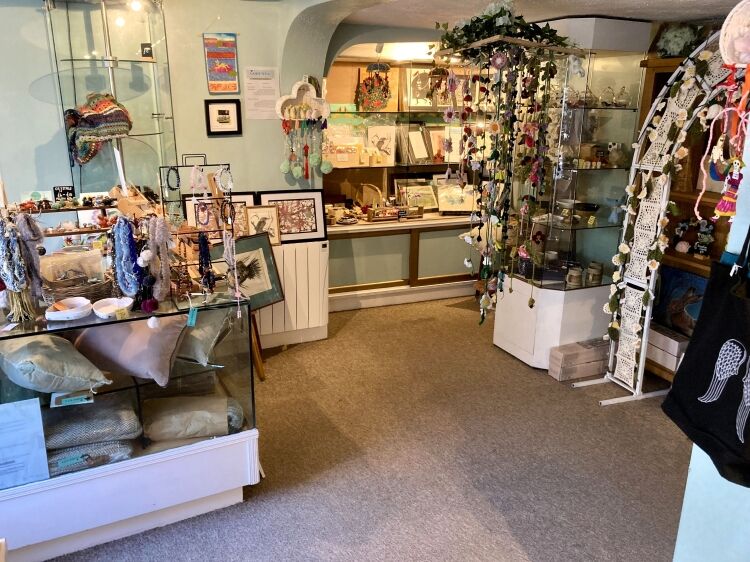 INVESTMENT PROPERTY OPPORTUNITY WITH ACCOMMODATION OR RETAIL PREMISES