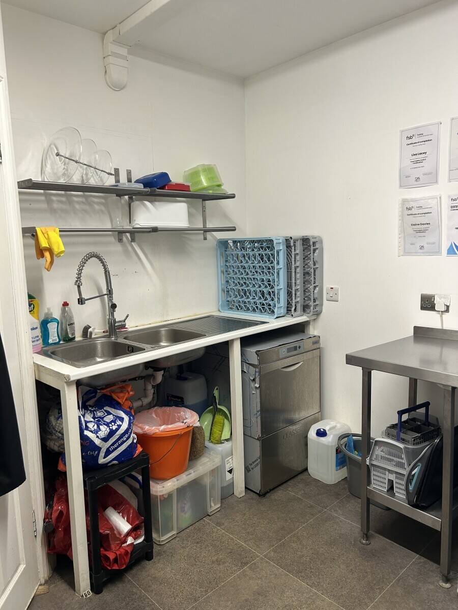 Profitable Coffee Shop &ndash; Tavistock &ndash; Low Hours (9&ndash;4) &ndash; Growth Potential &ndash; &pound;55k Photo 3