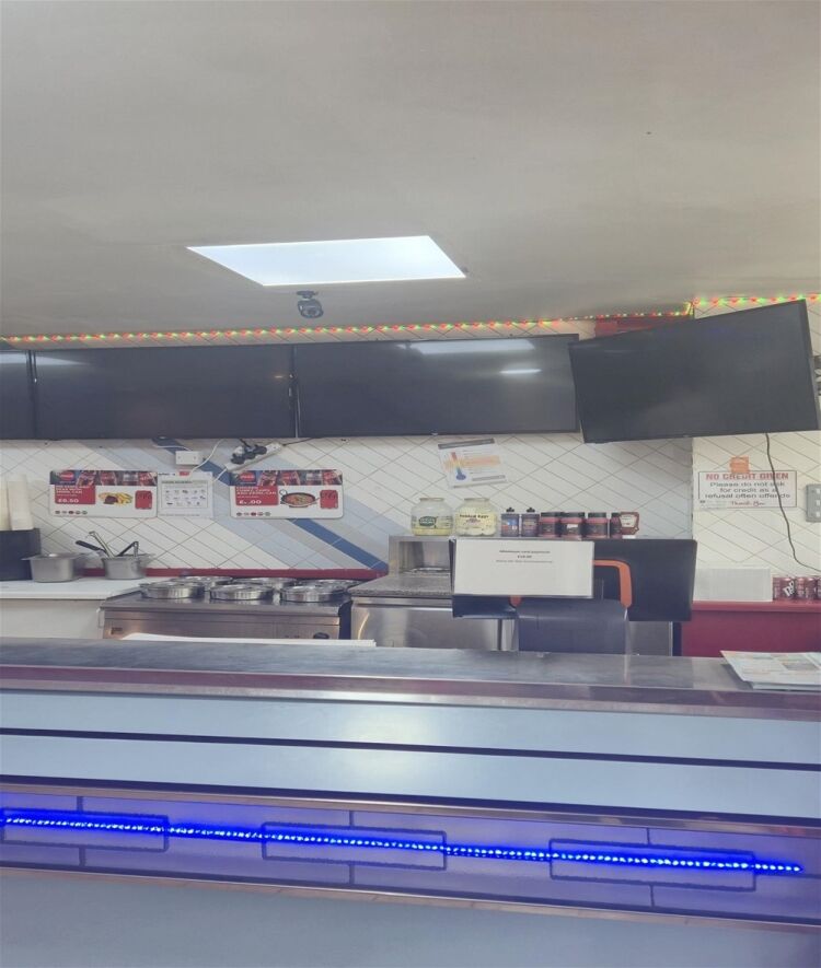 Freehold fish & chip shop with flat, central Gainsborough