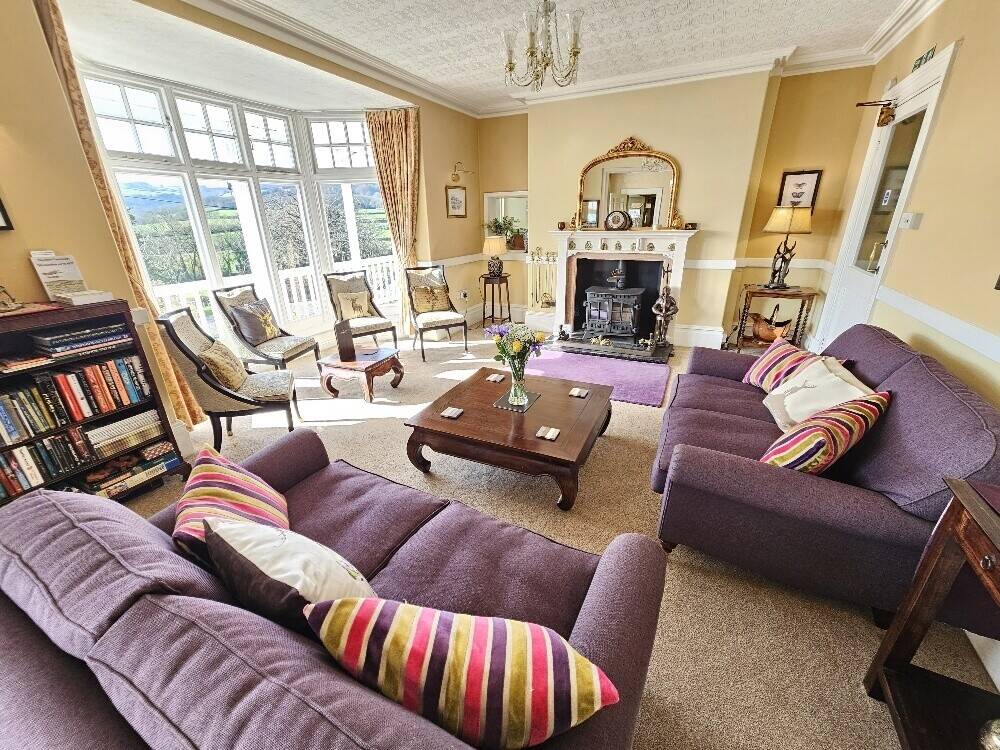Exceptional Country House Bed & Breakfast With 8 Luxurious Letting Rooms & Spectacular Views