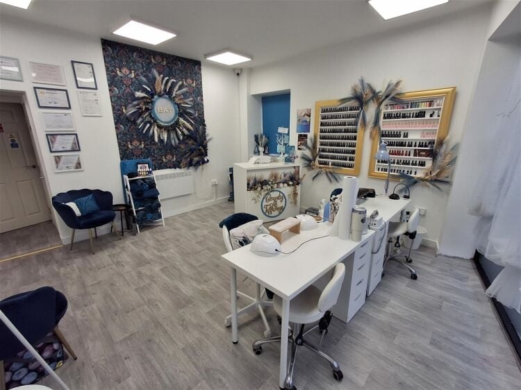 Beauty, Therapy & Tanning For Sale in Birkenshaw