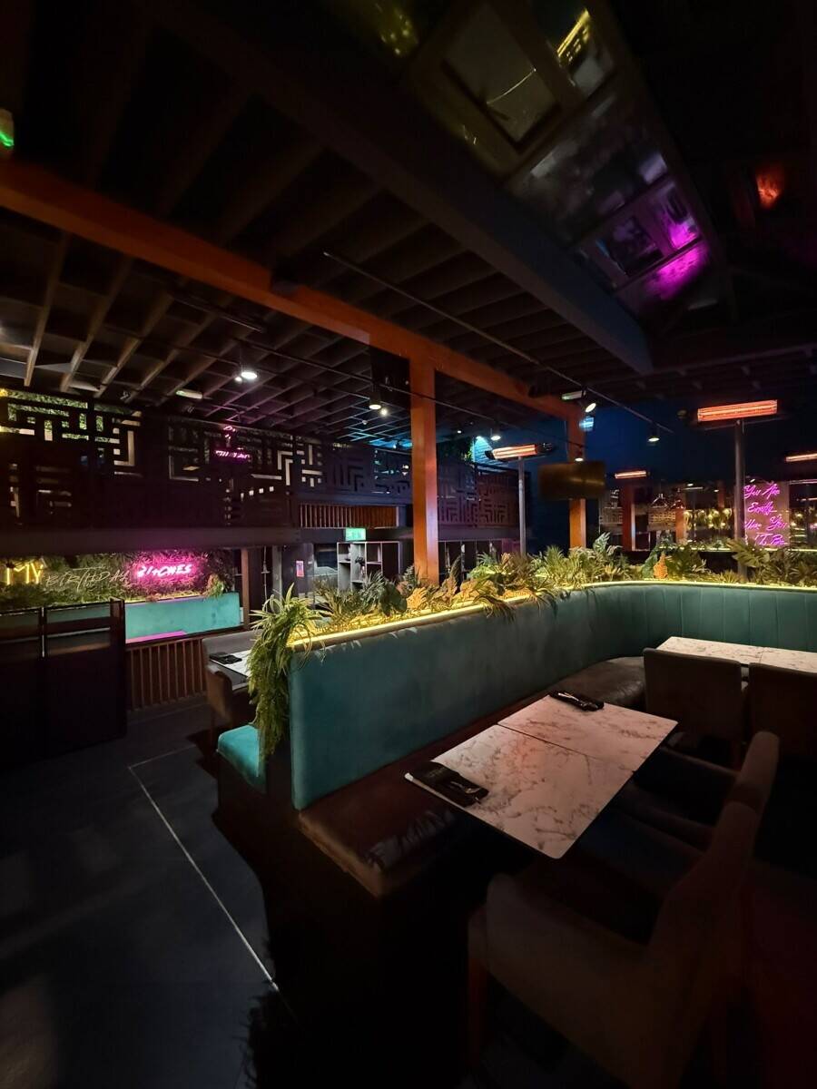 American smoke house and pan Asian restaurant / shisha lounge in turnpike lane