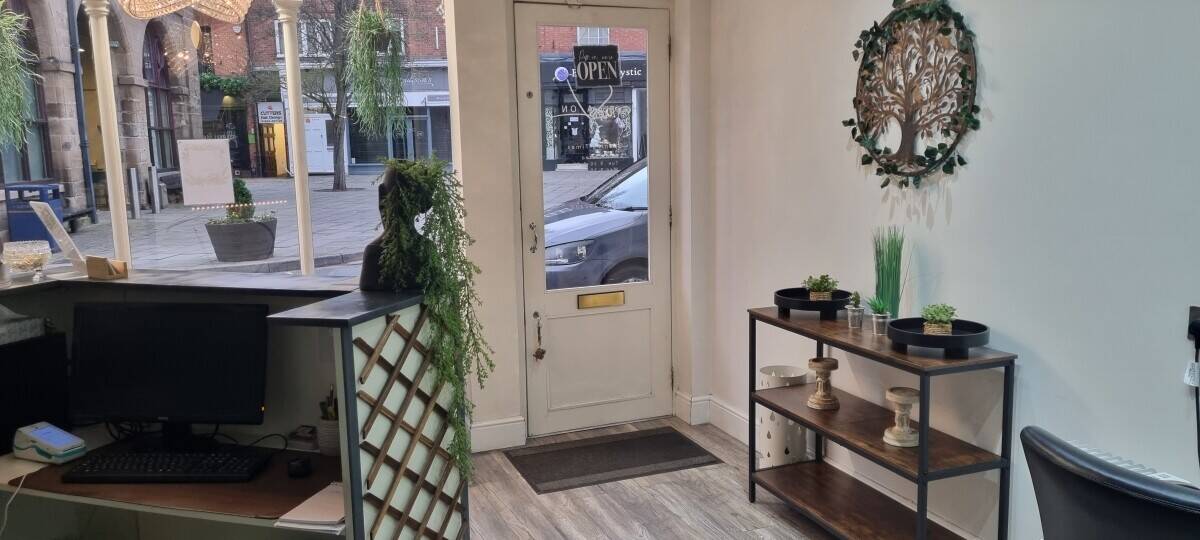 Upmarket professional Hair Salon in Warwick