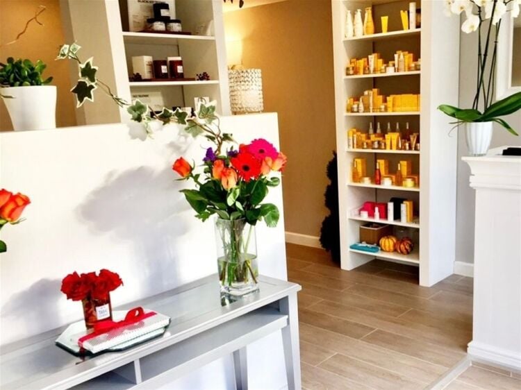 Beauty, Therapy & Tanning For Sale in Radlett Photo 2