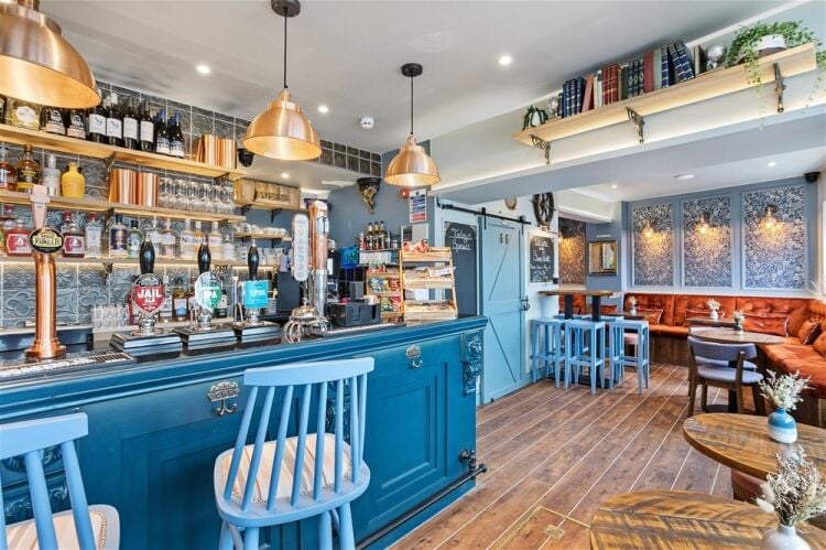 Exceptional Trading Opportunity in an Iconic Riverside Location For Sale in Dartmouth Photo 2
