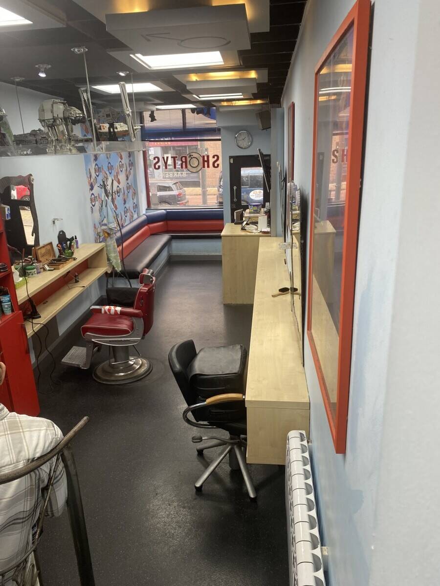 Barber Shop for sale in Hinckley Leicestershire Photo 2