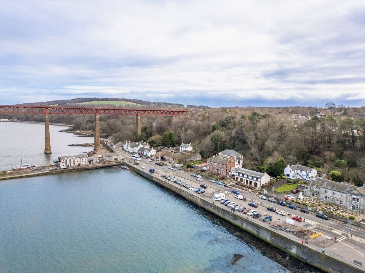 *NEW PRICE* Well Established Bistro-Bar & Restaurant under Iconic Forth Bridges