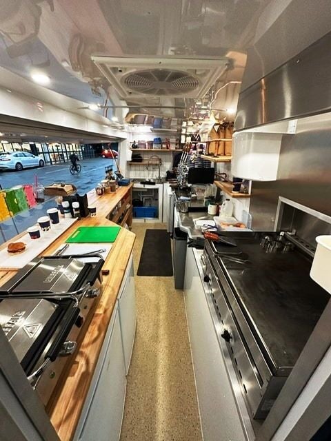Mobile Catering Van With A Dedicated Pitch On A Busy Trading Estate for Sale