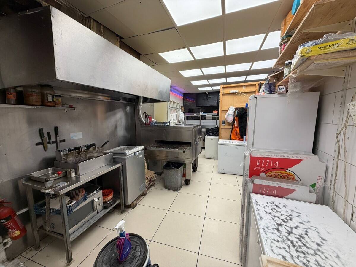 Established PIZZA TAKEAWAY FOR SALE &ndash; FOREST GATE E7 Photo 3
