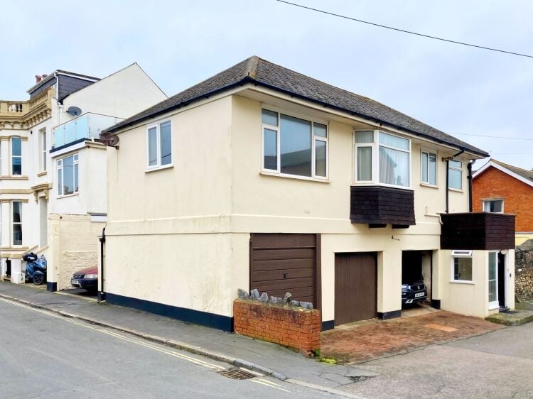 FREEHOLD INVESTMENT PROPERTY OPPORTUNITY
