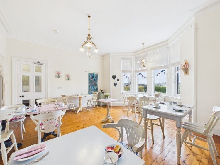 Elegant Deeside guest house with thriving year-round business potential Photo 2