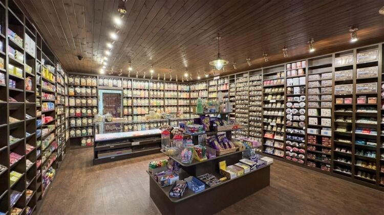 Youngs Auld Sweetie Shop, Aviemore Photo 2