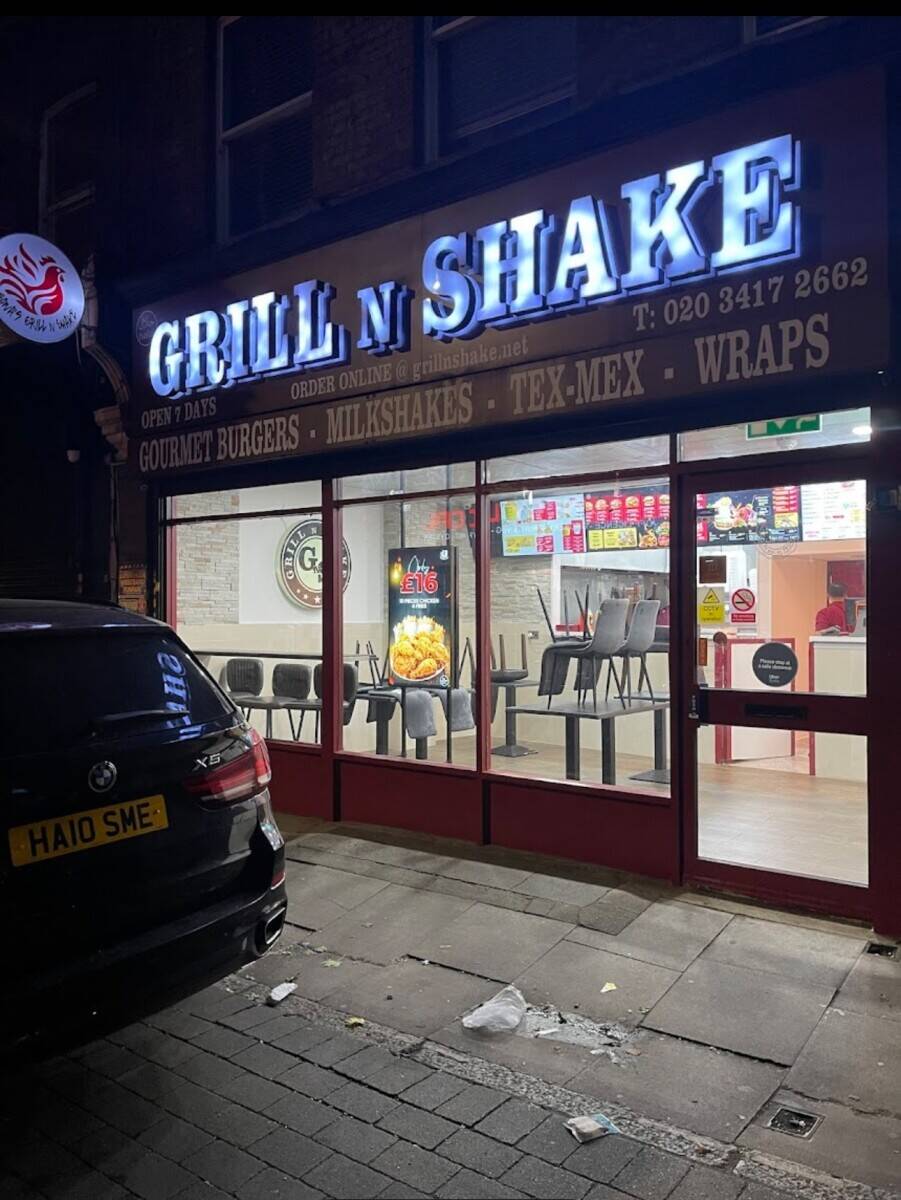 Fast food takeaway shop for sale in Hornsey London grilled meals, shakes Photo 2