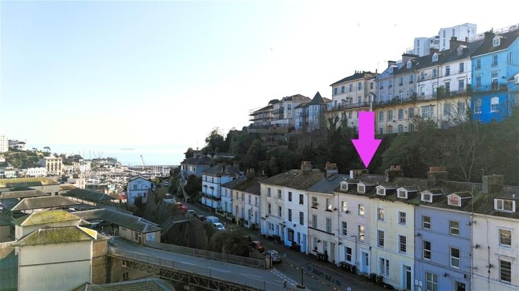 Auction Lot: Block of 4 x Investment Flats, Torquay, Devon For Sale in Torquay Photo 2