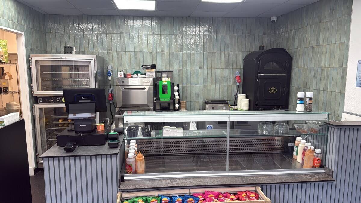BUSINESS FOR SALE IN AYLESBURY TOWN CENTRE Photo 2