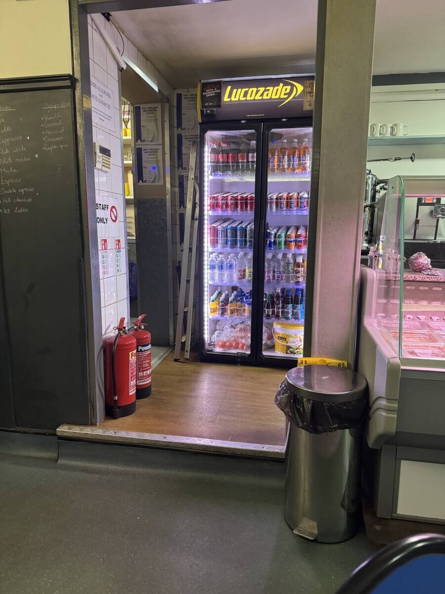 Well established Cafe/Takeaway & Delivery business for sale in Glasgow Southside. Photo 3