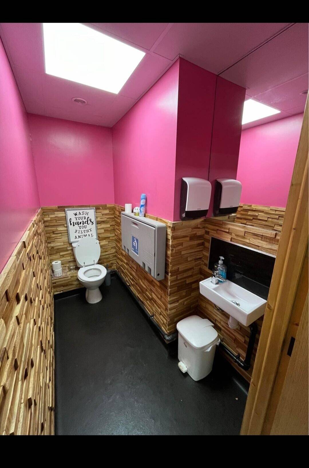 Café Business – Fully Equipped, £17,500 or Nearest Offer | Quick Sale Wanted