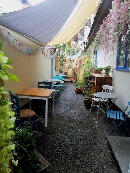 FULLY EQUIPPED ESTABLISHED CAF&Eacute; BUSINESS &ndash; &pound;30,000 Photo 3