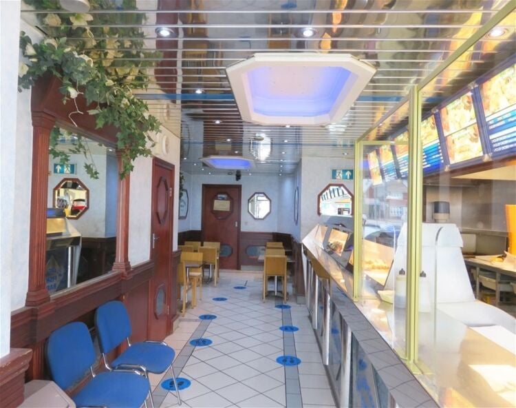 Long-established fish & chip shop, busy Sidcup parade Photo 2