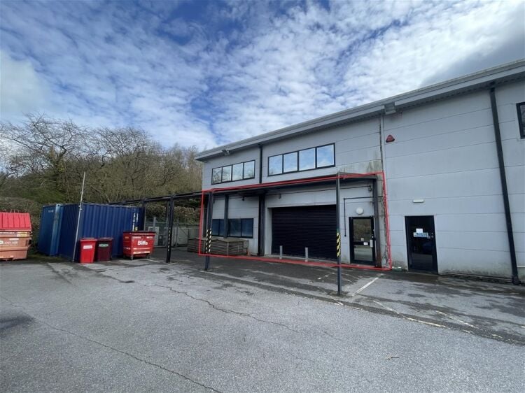 Modern Hybrid Office and storage Premises For Sale in Newton Abbot Photo 2