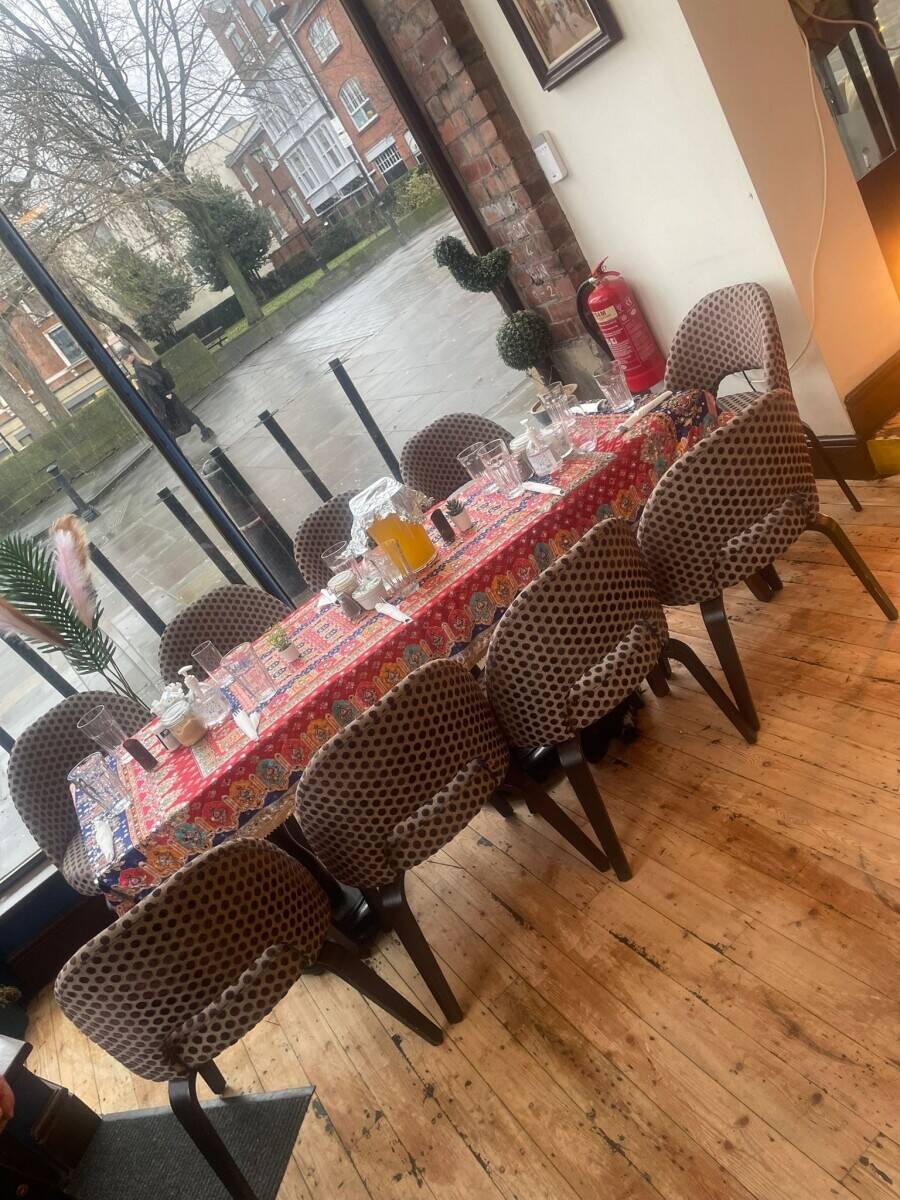 Coffee shop selling hot and cold food and drinks