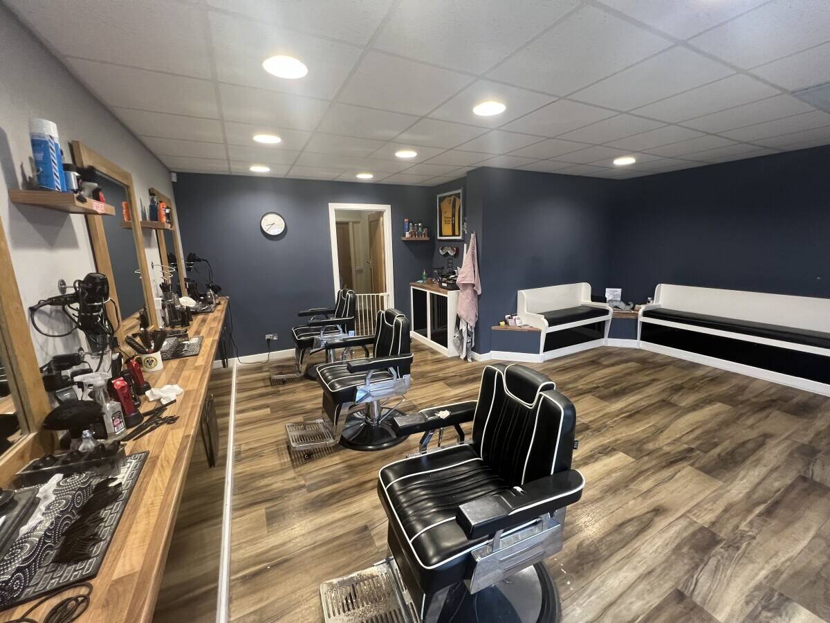 Traditional barbershop located in the ever-expanding village of East Calder (ref 1813) Photo 2