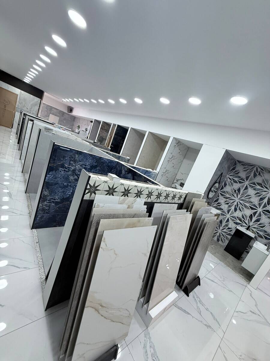 Diamond Tile and Bathrooms  Photo 3