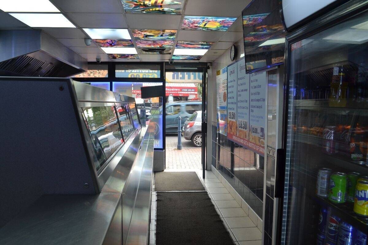 Thriving Fish & Chip Shop – £10,000 Weekly Sales with Accommodation – Prime High Street Location Photo 2